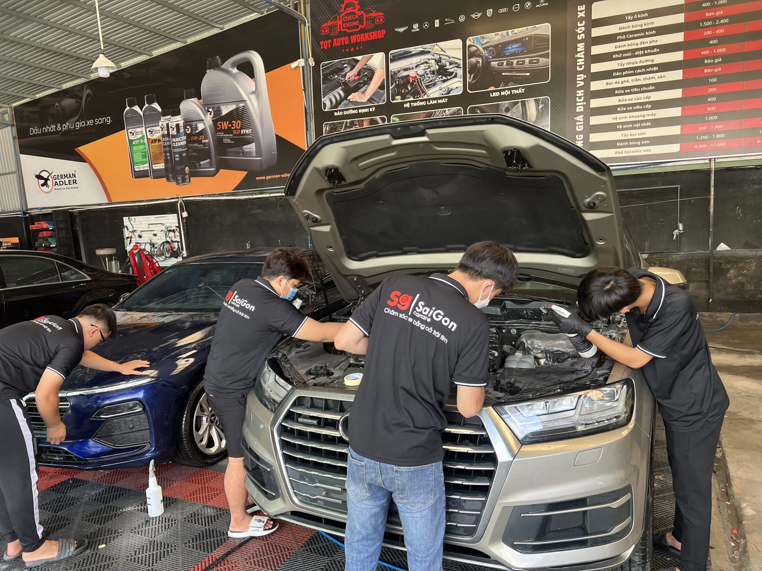 Vệ sinh khoang máy ô tô