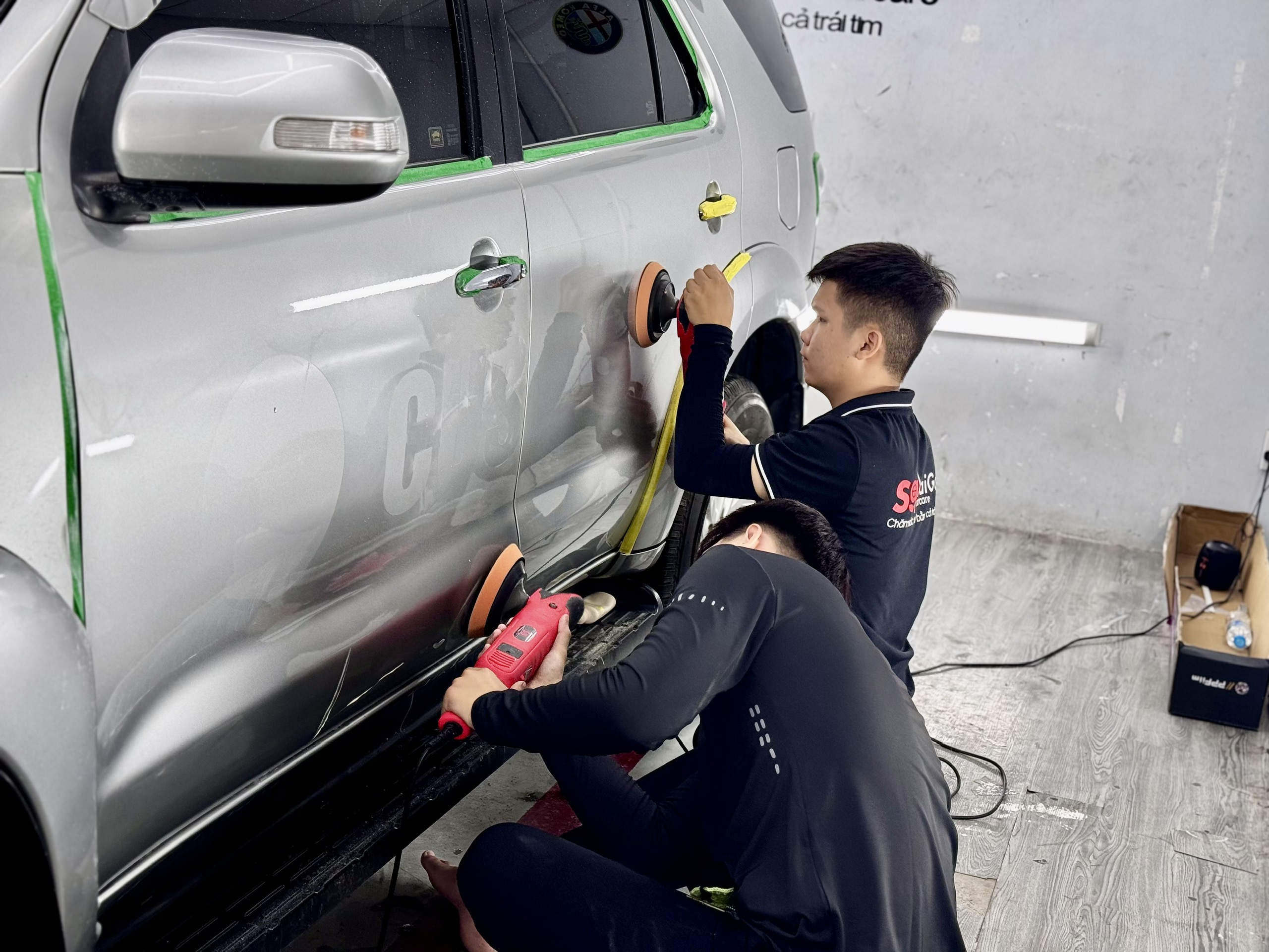 Quy trình đánh bóng sơn ô tô chuyên nghiệp