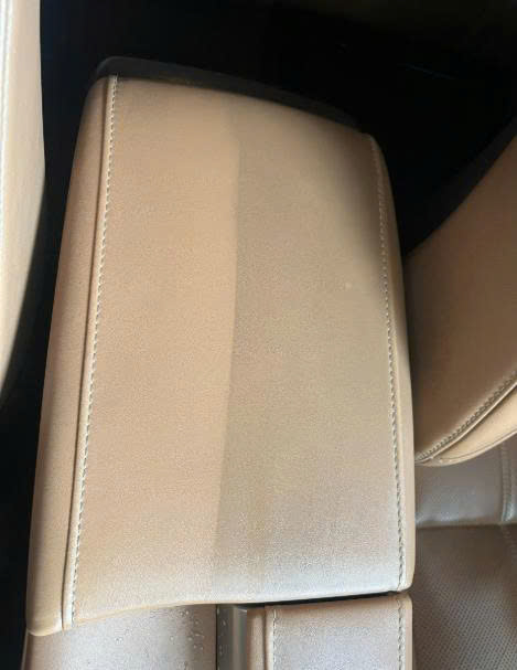 Vệ sinh nội thất ô tô, làm sạch da, nỉ