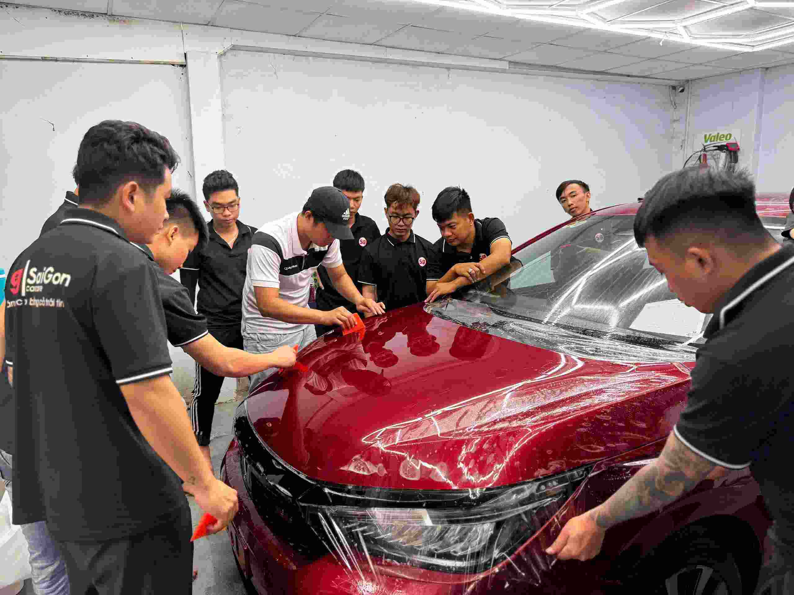 Dịch vụ dán PPF ô tô và xu hướng bảo vệ sơn hiện đại
