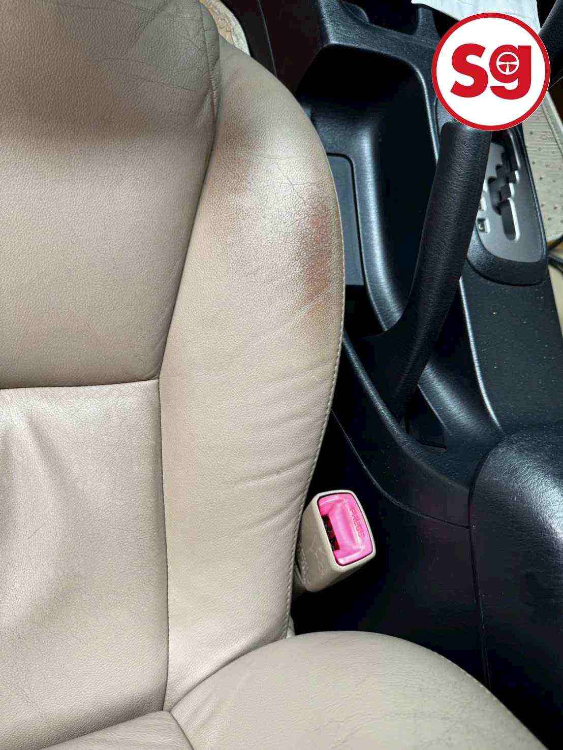 Ghế da ô tô bị lão hóa sau nhiều năm sử dụng