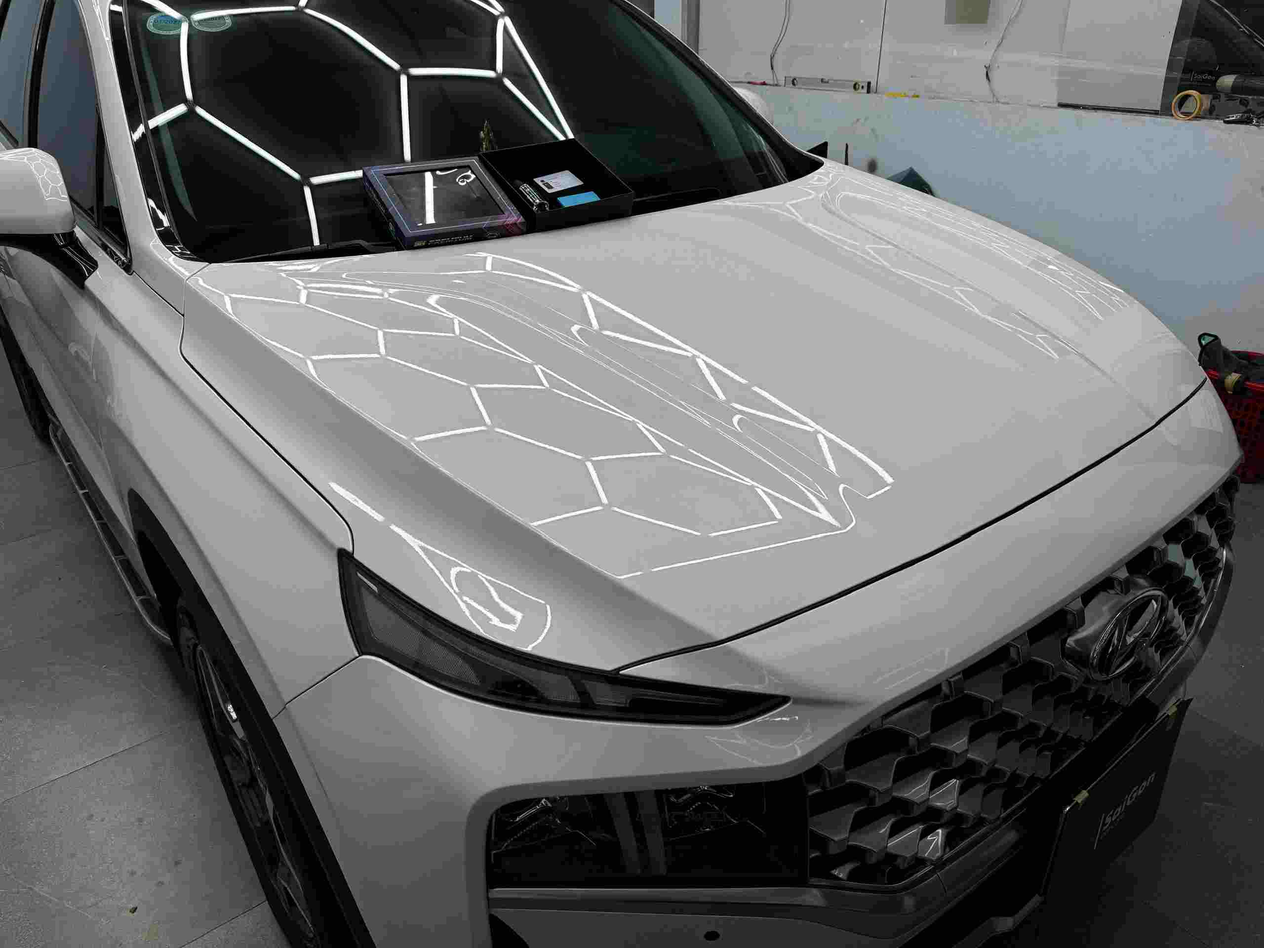 duy trì độ sáng bóng khi phủ ceramic xe hơi