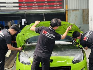 Vệ sinh khoang máy xe ô tô