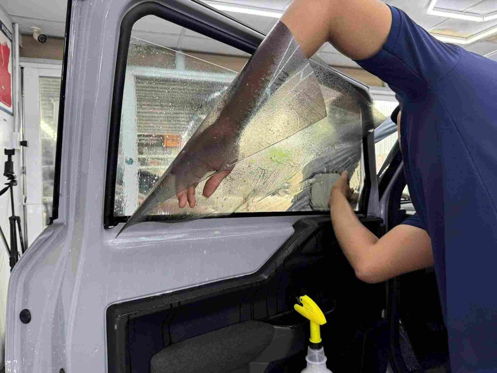 Phim Cách Nhiệt Ô Tô Tốt Nhất 2025