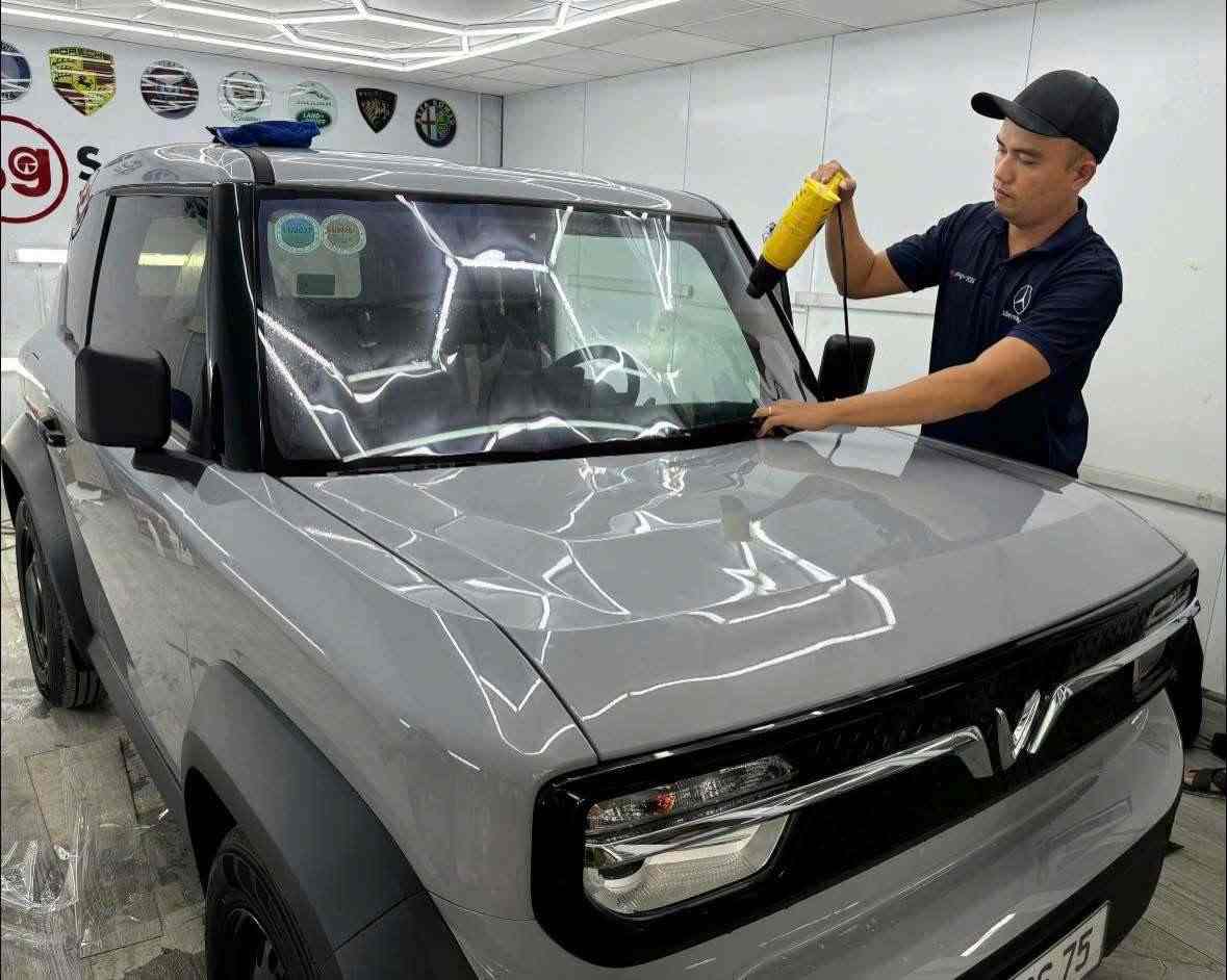 Kinh nghiệm dán phim cách nhiệt xe ô tô bền đẹp, không bong tróc