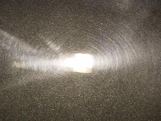 Vết xước xoáy tròn trên xe ô tô