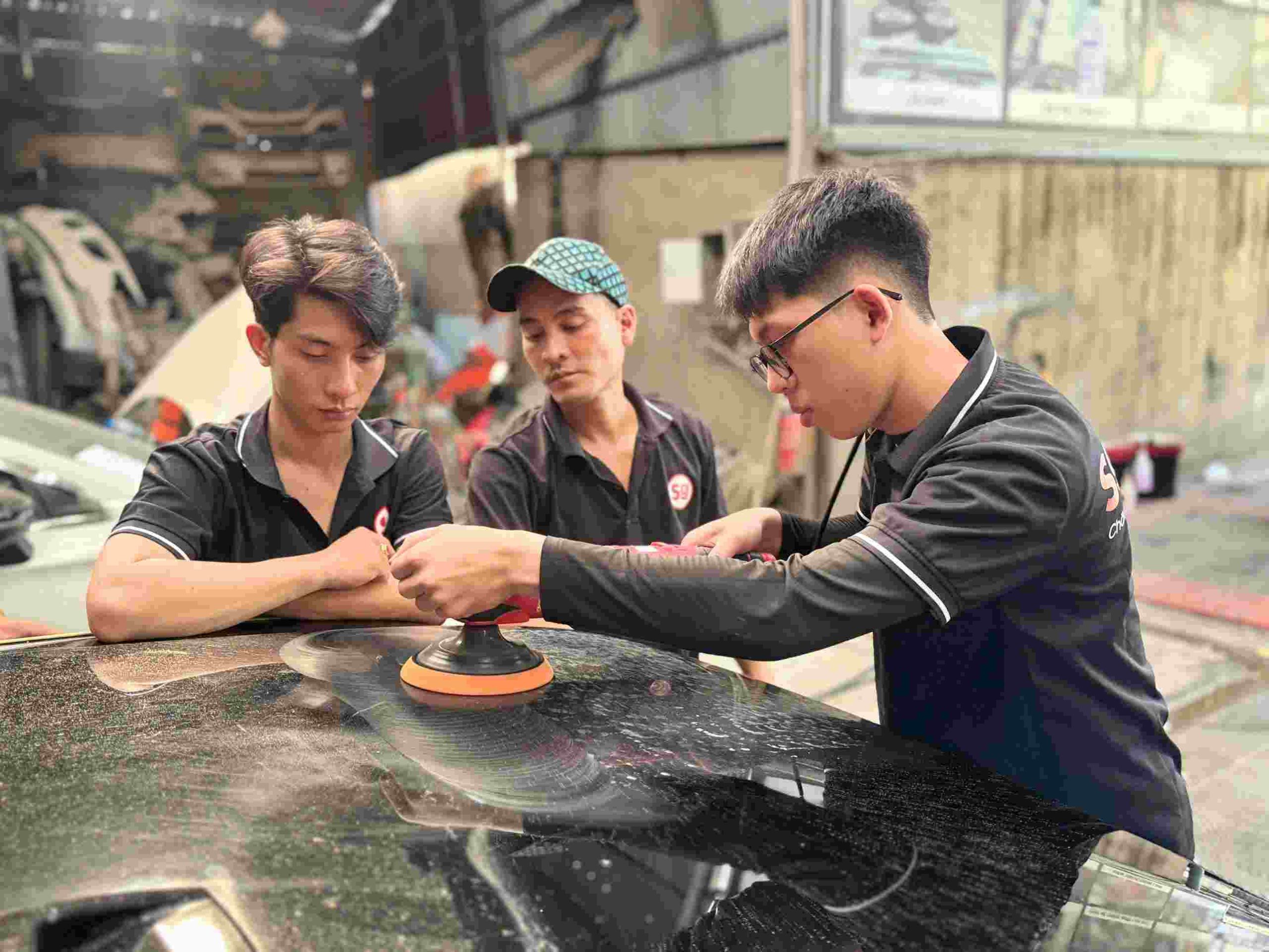 Quy trình đánh bóng sơn xe ô tô