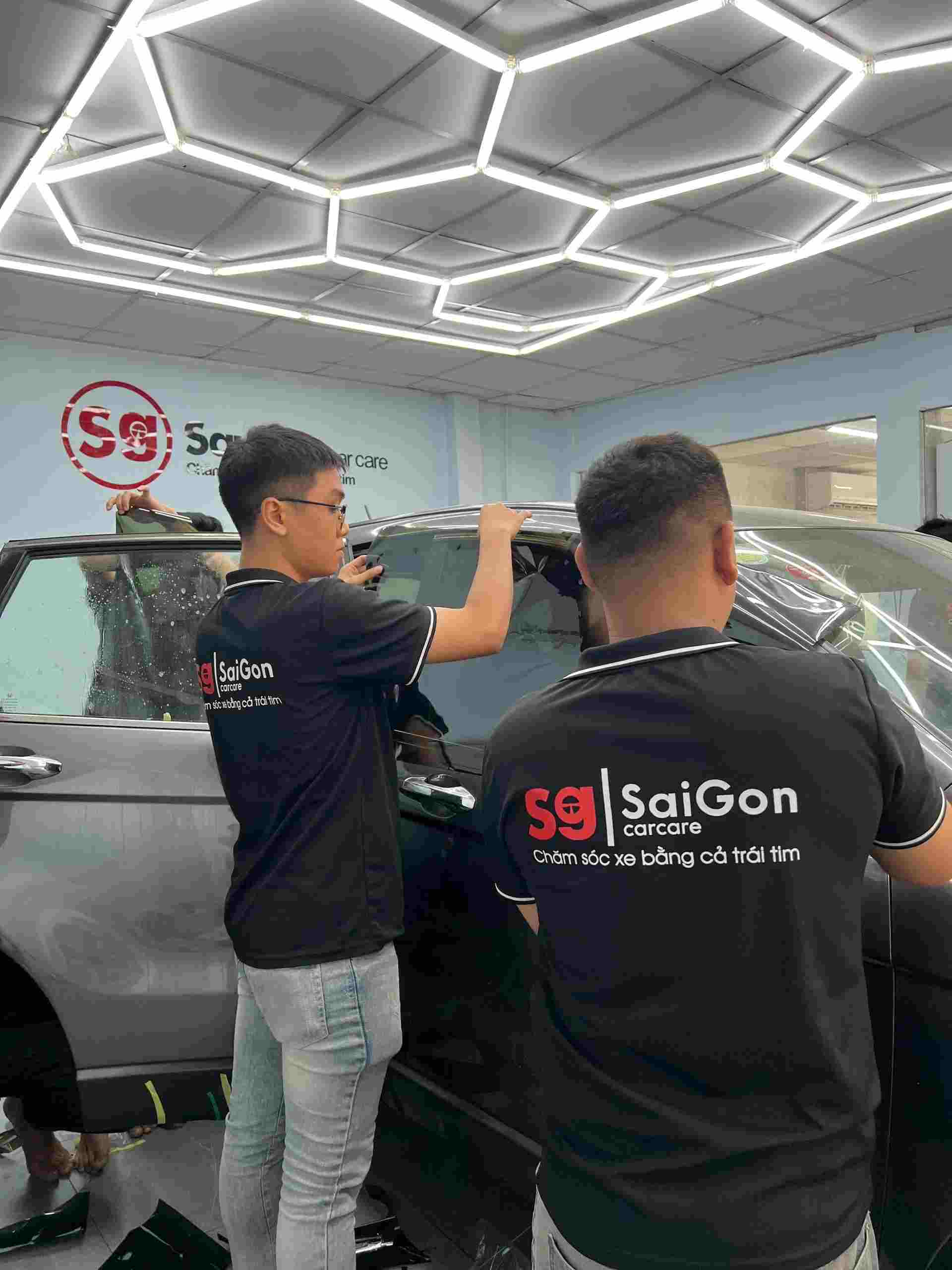 Giá dán phim cách nhiệt hiện nay