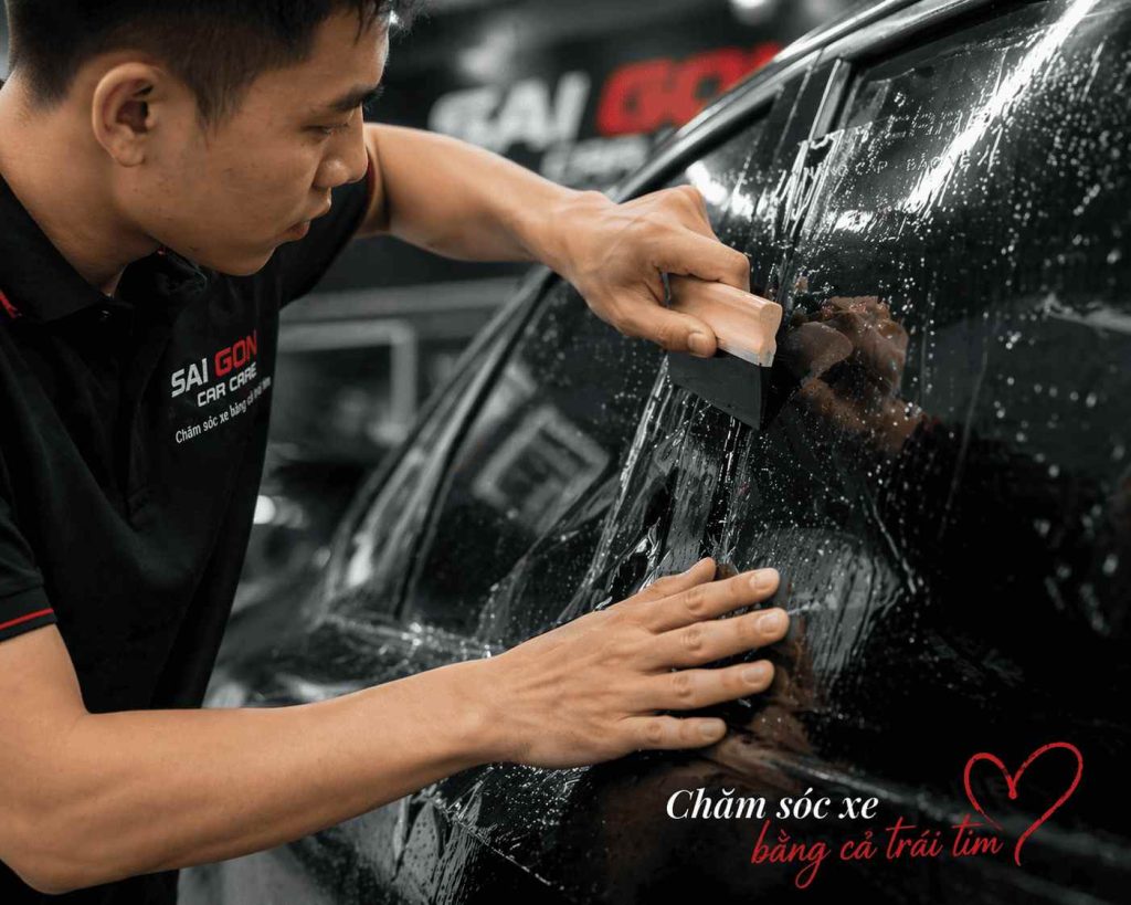dán phim cách nhiệt ô tô