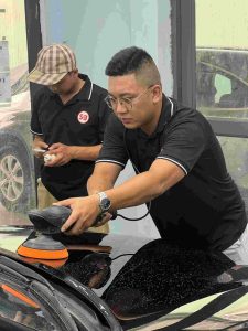 Đánh bóng sơn ô tô để xe luôn như mới
